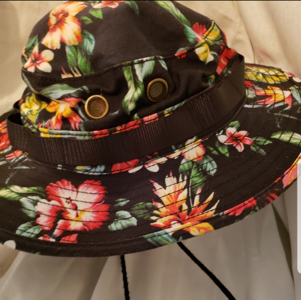Hawaiian print Empyre 420 Bucket Hat (OBO)